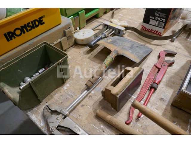 Allerhande divers werkgereedschap - afbeelding 10 van  10