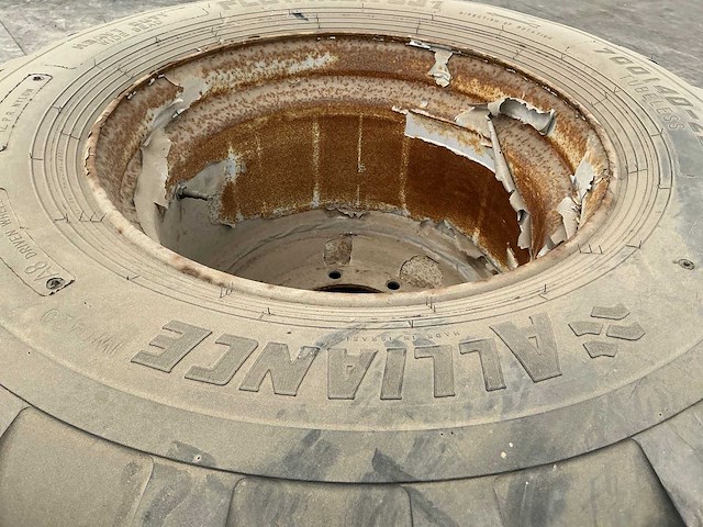 Alliance flotation 331 band met velg (4x) - afbeelding 4 van  5