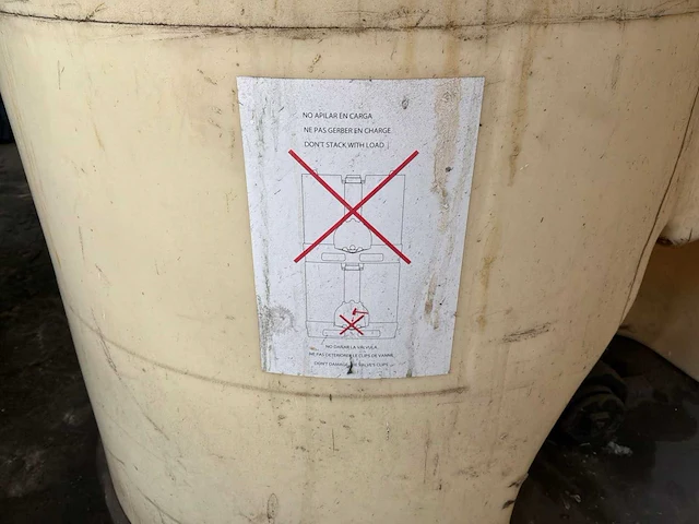 Allibert kunststof vloeistoftank. - afbeelding 7 van  7