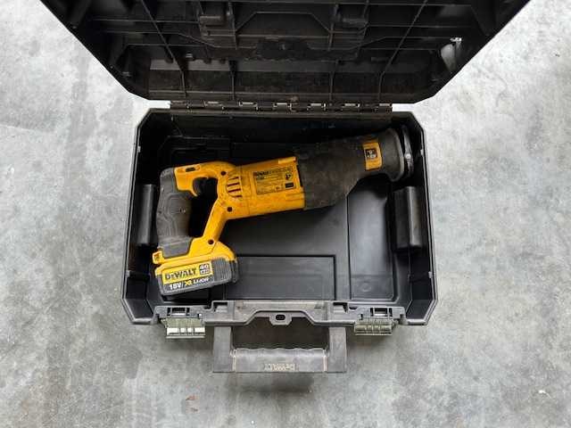 Alligator zaag dewalt - jigsaw - afbeelding 1 van  1