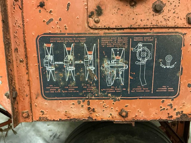 Allis-chalmers model 60 oldtimer getrokken pikdorser - afbeelding 6 van  14