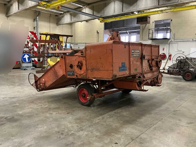Allis-chalmers model 60 oldtimer getrokken pikdorser - afbeelding 8 van  14