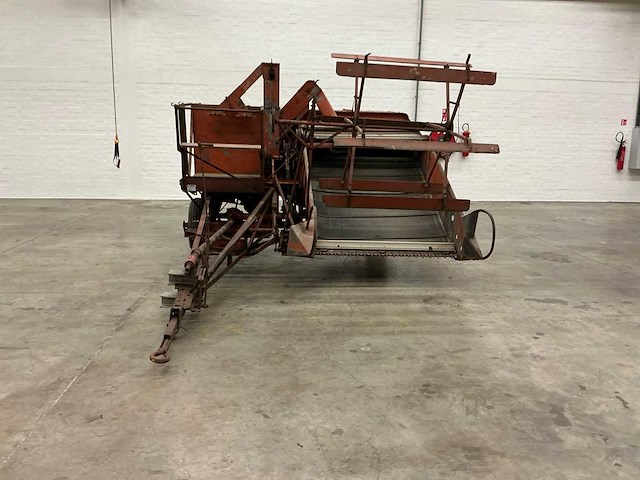 Allis-chalmers model 60 oldtimer getrokken pikdorser - afbeelding 13 van  14