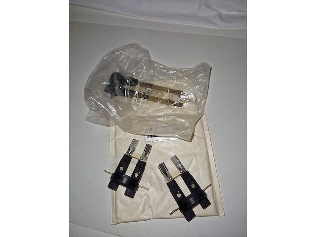 Alm lot ampoules halogènes - inventaire hospitalier divers - afbeelding 2 van  2