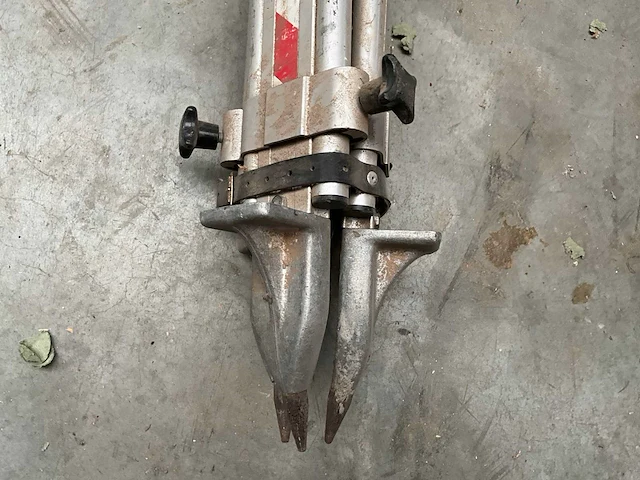 Alma red-plane bouwlaser met statief - afbeelding 7 van  8