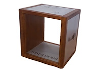 Almira boekensteun kubus in massief hout - afbeelding 1 van  1