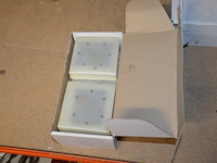 Alpec rood ca. 2,5m, 2x koppeling rucklauf (1 met 4 aansluitingen, 1 met 7 aansluitingen), 4x ventilatie afvoer ventiel, 2 aangebruikte rollen stroomkabel, emmer met koppelstukken - afbeelding 2 van  15
