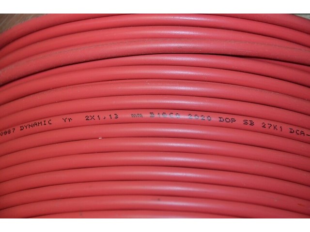 Alpec rood ca. 2,5m, 2x koppeling rucklauf (1 met 4 aansluitingen, 1 met 7 aansluitingen), 4x ventilatie afvoer ventiel, 2 aangebruikte rollen stroomkabel, emmer met koppelstukken - afbeelding 9 van  15