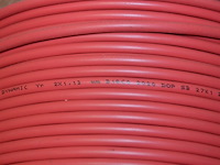 Alpec rood ca. 2,5m, 2x koppeling rucklauf (1 met 4 aansluitingen, 1 met 7 aansluitingen), 4x ventilatie afvoer ventiel, 2 aangebruikte rollen stroomkabel, emmer met koppelstukken - afbeelding 9 van  15