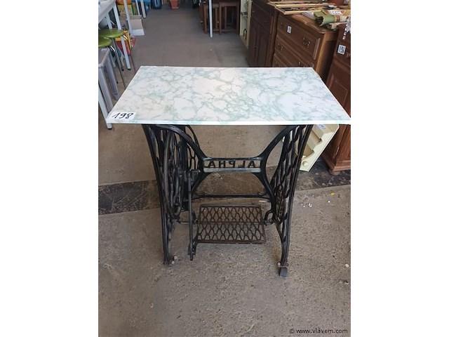 Alpha tafel met metalen onderstel - afbeelding 1 van  4