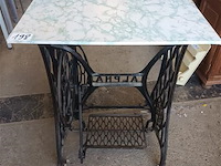 Alpha tafel met metalen onderstel - afbeelding 1 van  4