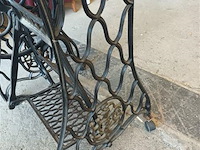 Alpha tafel met metalen onderstel - afbeelding 4 van  4