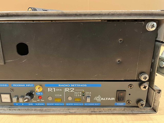 Altair wbs-202 dual channel wireless intercom rack - afbeelding 2 van  5