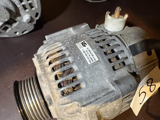 Alternator - afbeelding 2 van  3
