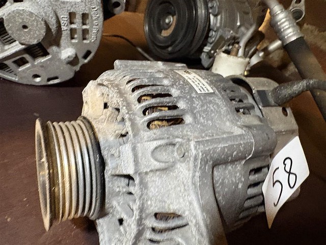 Alternator - afbeelding 3 van  3