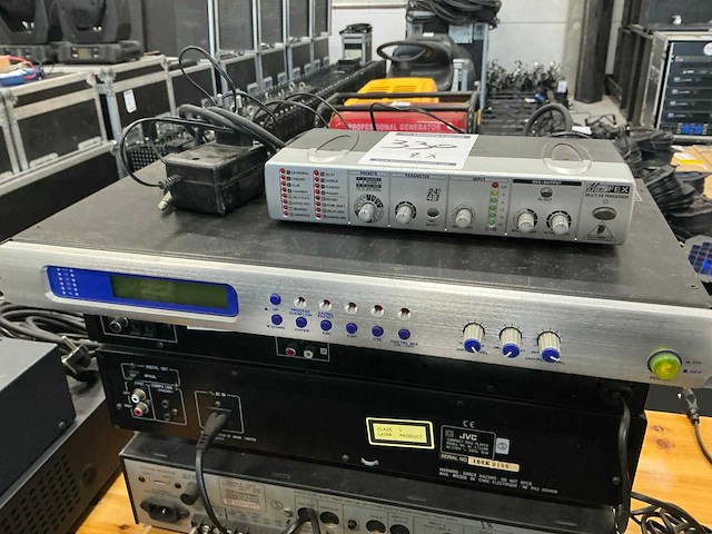 Alto en behringer effectmachine (2x) - afbeelding 3 van  3