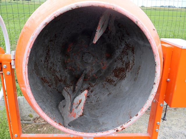 Altrad betonmolen - afbeelding 4 van  4