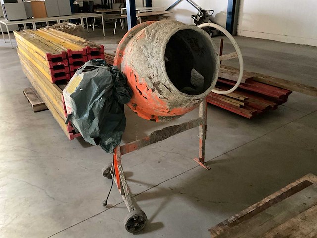 Altrad cementmolen - afbeelding 1 van  5