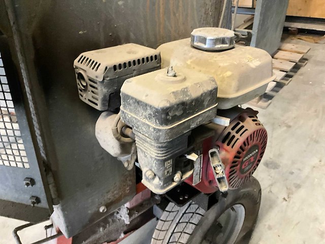 Altrad mobiele betonmolen - afbeelding 10 van  12