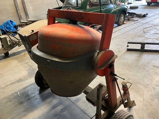 Altrad mobiele betonmolen - afbeelding 2 van  12