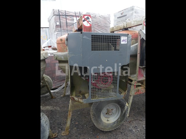 Altrad sleepbare benzinebetonmolen - afbeelding 1 van  5