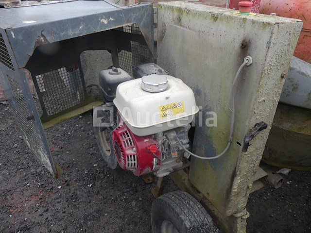 Altrad sleepbare benzinebetonmolen - afbeelding 5 van  5