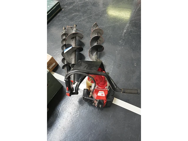Altrad tar-03-t52 benzine grondboor met 3 boren - afbeelding 3 van  5