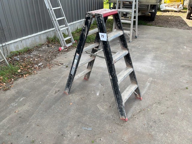Altrex aluminium trapladder - afbeelding 1 van  4