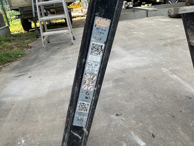 Altrex aluminium trapladder - afbeelding 1 van  1