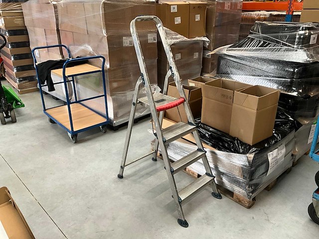 Altrex d 804 ladder - afbeelding 1 van  4