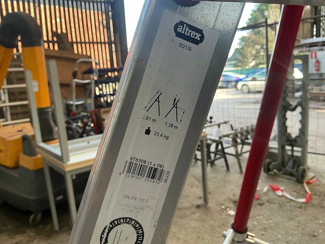 Altrex platformladder - afbeelding 3 van  3