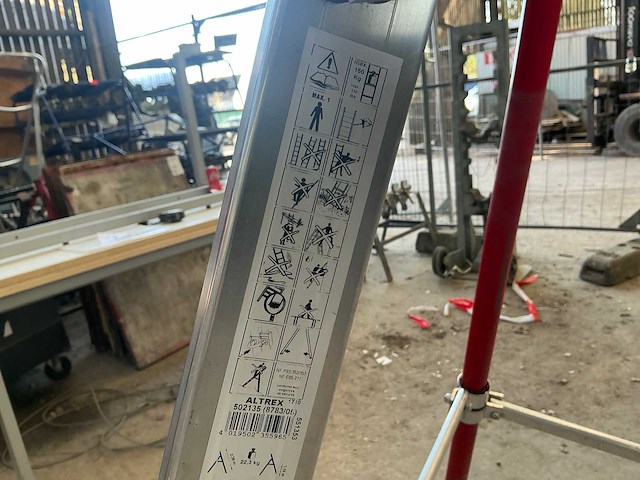 Altrex platformladder - afbeelding 6 van  6