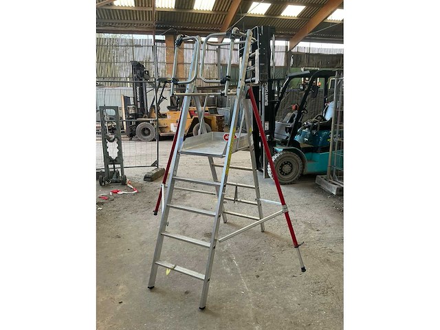 Altrex platformladder - afbeelding 1 van  5