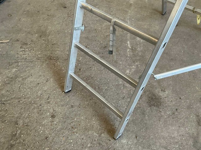 Altrex platformladder - afbeelding 4 van  5