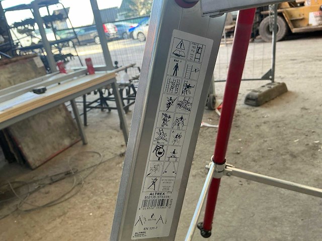 Altrex platformladder - afbeelding 5 van  5