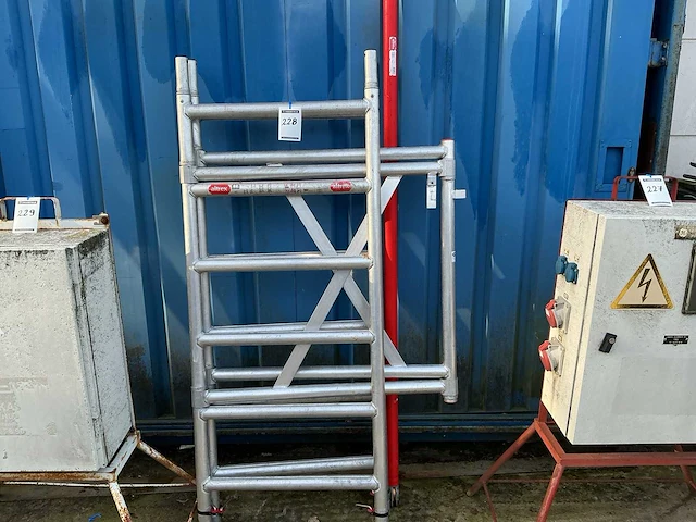 Altrex rolsteiger - afbeelding 1 van  4