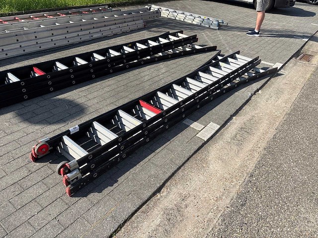 Altrex schuifladder - afbeelding 1 van  3