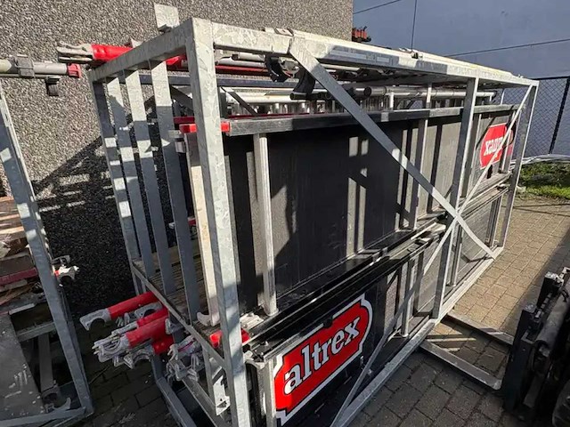 Altrex serie 5000 aluminium rolsteigers in transtportframes - afbeelding 28 van  38