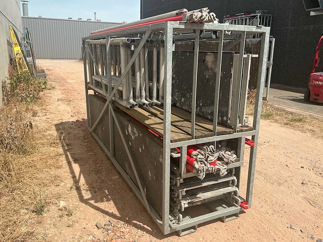 Altrex serie 5000 aluminium rolsteigers in transtportframes - afbeelding 36 van  38