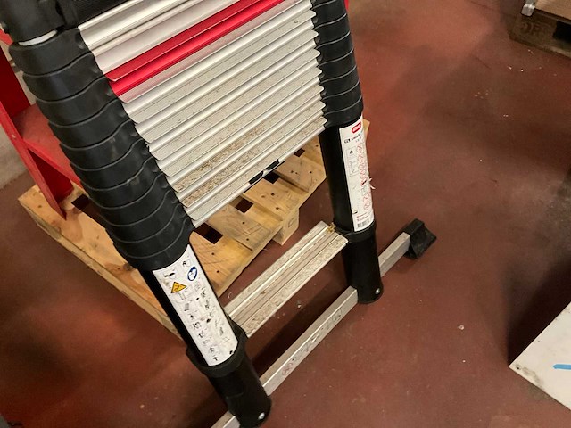 Altrex smart up pro 1x13 telescoopladder - afbeelding 3 van  3