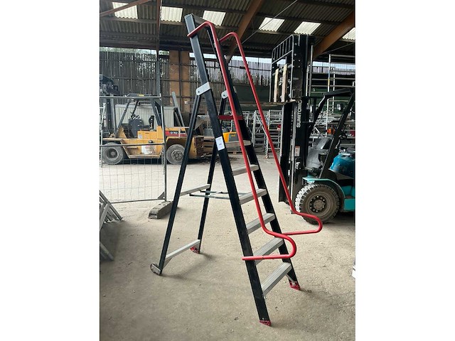 Altrex taurus trapladder - afbeelding 1 van  6