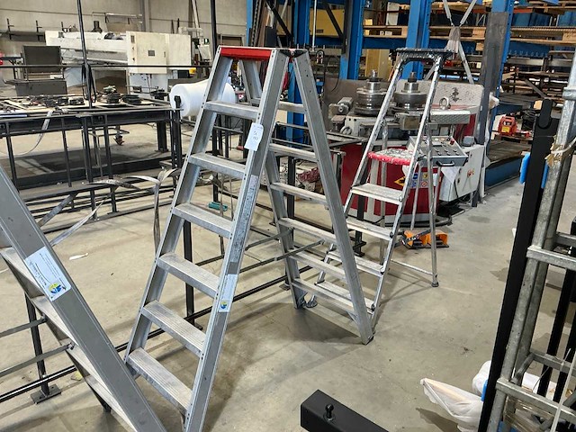 Altrex trap (2x) - afbeelding 1 van  4