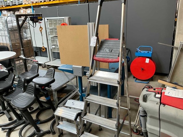 Altrex trapladder - afbeelding 1 van  4