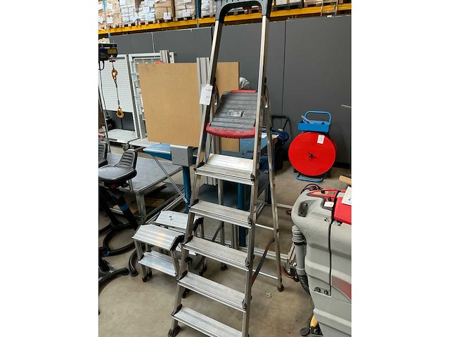 Altrex trapladder - afbeelding 2 van  4