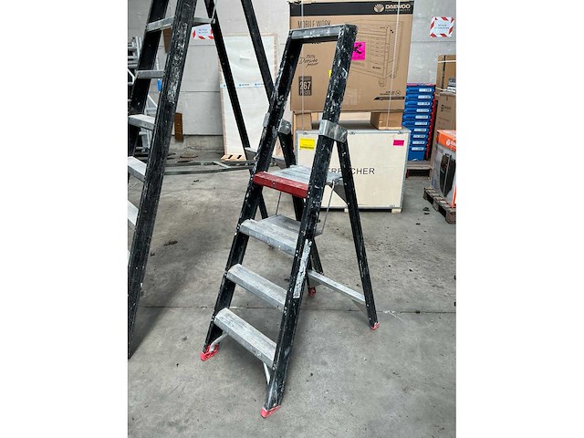 Altrex trapladders (2x) - afbeelding 2 van  4