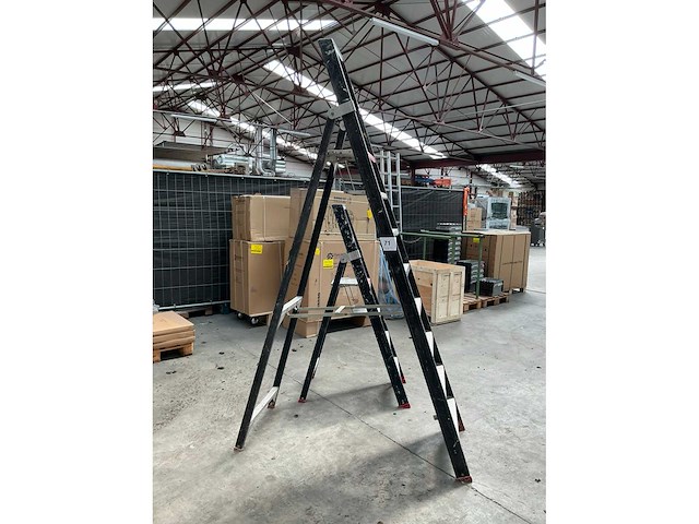 Altrex trapladders (2x) - afbeelding 4 van  4