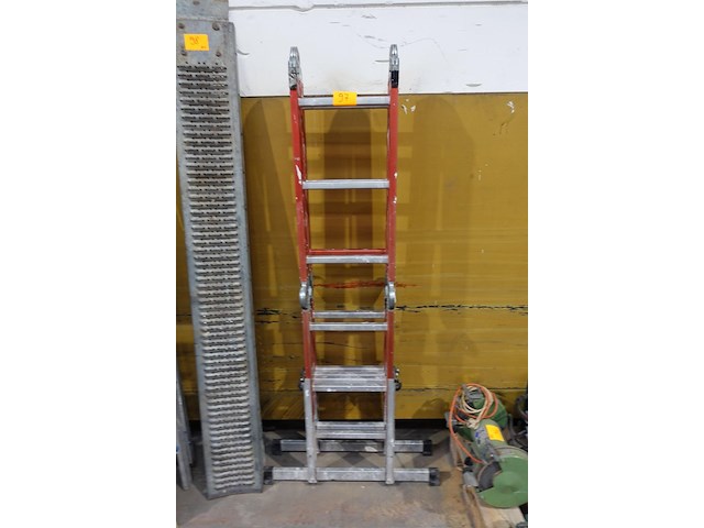 Altrex vouwladder - afbeelding 1 van  3