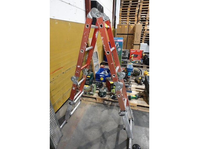 Altrex vouwladder - afbeelding 2 van  3
