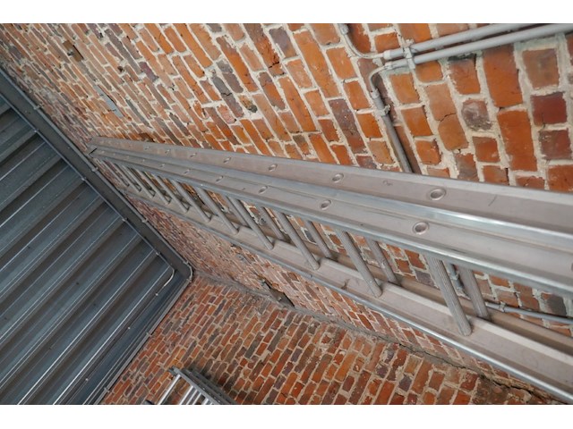 Alu dubbele opsteekladder petry 1 stuk - afbeelding 3 van  7