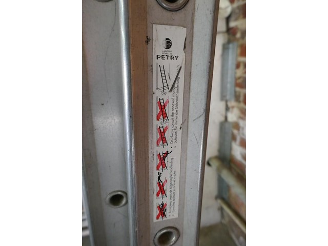 Alu dubbele opsteekladder petry 1 stuk - afbeelding 5 van  7